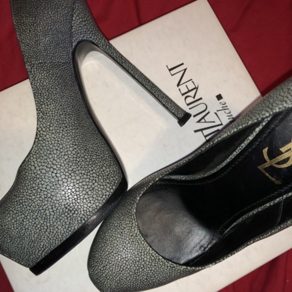 Saint Laurent Grey Tribute Two Pumps - Picture 6 of 7